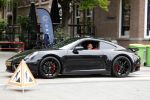 Amsterdam 3 mei 2022
Lik Kleine in zijn nieuwe porsche 911 in amsterdam zuid