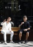 Amsterdam 9 mei 2022
Lil Kleine en Lisandro Martinez op het bankje voor 1 Amsterdam in Amsterdam zuid