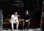Amsterdam 9 mei 2022
Lil Kleine en Lisandro Martinez op het bankje voor 1 Amsterdam in Amsterdam zuid