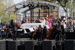 Maastricht 27 april 2022
Koningsdag wordt dit jaar in Maastricht gevierd . Aanwezig Koning Willem Alexander Koningin Maxima Prinses Amalia Prinses Alexia Prinses Ariane Prins Constantijn Prinses Laurentien Prins Maurits Prinses Marilene Prins Bernhard Prinses Annette Prins Floris Prinses Aimee Prins Pieter Christiaan en Prinses Annette. Lucas en Steve