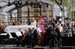 Maastricht 27 april 2022
Koningsdag wordt dit jaar in Maastricht gevierd . Aanwezig Koning Willem Alexander Koningin Maxima Prinses Amalia Prinses Alexia Prinses Ariane Prins Constantijn Prinses Laurentien Prins Maurits Prinses Marilene Prins Bernhard Prinses Annette Prins Floris Prinses Aimee Prins Pieter Christiaan en Prinses Annette. Lucas en Steve