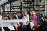 Maastricht 27 april 2022
Koningsdag wordt dit jaar in Maastricht gevierd . Aanwezig Koning Willem Alexander Koningin Maxima Prinses Amalia Prinses Alexia Prinses Ariane Prins Constantijn Prinses Laurentien Prins Maurits Prinses Marilene Prins Bernhard Prinses Annette Prins Floris Prinses Aimee Prins Pieter Christiaan en Prinses Annette. Lucas en Steve