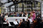 Maastricht 27 april 2022
Koningsdag wordt dit jaar in Maastricht gevierd . Aanwezig Koning Willem Alexander Koningin Maxima Prinses Amalia Prinses Alexia Prinses Ariane Prins Constantijn Prinses Laurentien Prins Maurits Prinses Marilene Prins Bernhard Prinses Annette Prins Floris Prinses Aimee Prins Pieter Christiaan en Prinses Annette. Lucas en Steve