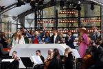 Maastricht 27 april 2022
Koningsdag wordt dit jaar in Maastricht gevierd . Aanwezig Koning Willem Alexander Koningin Maxima Prinses Amalia Prinses Alexia Prinses Ariane Prins Constantijn Prinses Laurentien Prins Maurits Prinses Marilene Prins Bernhard Prinses Annette Prins Floris Prinses Aimee Prins Pieter Christiaan en Prinses Annette. Lucas en Steve