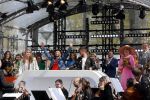 Maastricht 27 april 2022
Koningsdag wordt dit jaar in Maastricht gevierd . Aanwezig Koning Willem Alexander Koningin Maxima Prinses Amalia Prinses Alexia Prinses Ariane Prins Constantijn Prinses Laurentien Prins Maurits Prinses Marilene Prins Bernhard Prinses Annette Prins Floris Prinses Aimee Prins Pieter Christiaan en Prinses Annette. Lucas en Steve