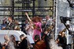 Maastricht 27 april 2022
Koningsdag wordt dit jaar in Maastricht gevierd . Aanwezig Koning Willem Alexander Koningin Maxima Prinses Amalia Prinses Alexia Prinses Ariane Prins Constantijn Prinses Laurentien Prins Maurits Prinses Marilene Prins Bernhard Prinses Annette Prins Floris Prinses Aimee Prins Pieter Christiaan en Prinses Annette. Lucas en Steve