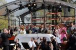 Maastricht 27 april 2022
Koningsdag wordt dit jaar in Maastricht gevierd . Aanwezig Koning Willem Alexander Koningin Maxima Prinses Amalia Prinses Alexia Prinses Ariane Prins Constantijn Prinses Laurentien Prins Maurits Prinses Marilene Prins Bernhard Prinses Annette Prins Floris Prinses Aimee Prins Pieter Christiaan en Prinses Annette. Lucas en Steve