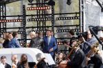 Maastricht 27 april 2022
Koningsdag wordt dit jaar in Maastricht gevierd . Aanwezig Koning Willem Alexander Koningin Maxima Prinses Amalia Prinses Alexia Prinses Ariane Prins Constantijn Prinses Laurentien Prins Maurits Prinses Marilene Prins Bernhard Prinses Annette Prins Floris Prinses Aimee Prins Pieter Christiaan en Prinses Annette. Lucas en Steve