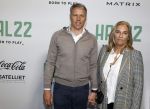 Utrecht 24 april 2022
Opening hal 22.        ( Padel bowling fitness en squash)
De eigenaren zijn Marco v Basten Frank Rijkaard Parry Overeem Barry Atsma en Edwin Oosterlaar. Marco kwam met zijn vrouw Liesbeth