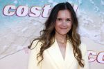Amsterdam 20 april 2022
Premiere Costa in Tuschinski. Castleden oa , Katja Schuurman Abbey Hoes Soy Kroon Stephanie v Eer Oscar Aerts Sinan Eroglu Roeland Fernhout Tina de Bruin en Lisa Zweerman . De regisseur is Jon Karhaus en Diederik Jekel heeft het script geschreven. Marly v d Velden kwam met partner Mike Meijer