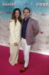 Amsterdam 20 april 2022
Premiere Costa in Tuschinski. Castleden oa , Katja Schuurman Abbey Hoes Soy Kroon Stephanie v Eer Oscar Aerts Sinan Eroglu Roeland Fernhout Tina de Bruin en Lisa Zweerman . De regisseur is Jon Karhaus en Diederik Jekel heeft het script geschreven. Marly v d Velden kwam met partner Mike Meijer