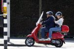 Amsterdam 16 april 2022
Martijn Krabbe op zijn vespa scooter met zijn dochter Michelle Krabbe