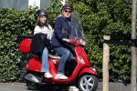 Amsterdam 16 april 2022
Martijn Krabbe op zijn vespa scooter met zijn dochter Michelle Krabbe