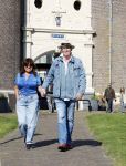 Enkhuizen 2 mei 2022
Peter Faber met zijn engelse vrouw Rosanna . Peter opent binnekort een expositie in Enkhuizen