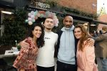Amsterdam 29 april 2022
Opening Restaurant Poppys van Moise Trustfull Carola Kirschbaum en Britt Scholte in de amsterdamse pijp. Moise en haar broer Kayne en vader Orlando Trustfull en moeder Quinty