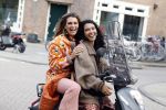 Amsterdam 29 april 2022
Opening Restaurant Poppys van Moise Trustfull Carola Kirschbaum en Britt Scholte in de amsterdamse pijp. Moise en Quinty Trustfull