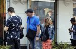 Amsterdam 7 mei 2022
Raymond v Barneveld met zijn vriendin/ verloofde Julia Evans op de pc hooftstraat.