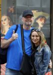 Amsterdam 7 mei 2022
Raymond v Barneveld met zijn vriendin/ verloofde Julia Evans op de pc hooftstraat.
