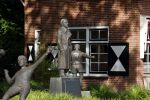 Zeist 13 mei 2022
Beelden van div grootheden uit de nedelandse voetbalgeschiedenis. Oa Ruud Gullit Johan Cruijff Edwin v d Sar Willem v Hanegem en Rinus Michels op de KNVB Campus