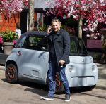 Amsterdam 19 april 2022
Sanne Rosinga in zijn electrische citroen