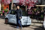 Amsterdam 19 april 2022
Sanne Rosinga in zijn electrische citroen