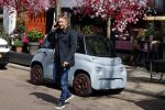 Amsterdam 19 april 2022
Sanne Rosinga in zijn electrische citroen