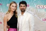 Amsterdam 20 april 2022
Premiere Costa in Tuschinski. Castleden oa , Katja Schuurman Abbey Hoes Soy Kroon Stephanie v Eer Oscar Aerts Sinan Eroglu Roeland Fernhout Tina de Bruin en Lisa Zweerman . De regisseur is Jon Karhaus en Diederik Jekel heeft het script geschreven.