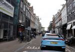 Amsterdam 15 april 2022
Carspotters fotograferen de Lamborghini Urus van Steven Bergwijn op de pc Hooftstraat