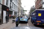 Amsterdam 15 april 2022
Carspotters fotograferen de Lamborghini Urus van Steven Bergwijn op de pc Hooftstraat