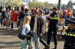 Maastricht 27 april 2022
Koningsdag wordt dit jaar in Maastricht gevierd . Aanwezig Koning Willem Alexander Koningin Maxima Prinses Amalia Prinses Alexia Prinses Ariane Prins Constantijn Prinses Laurentien Prins Maurits Prinses Marilene Prins Bernhard Prinses Annette Prins Floris Prinses Aimee Prins Pieter Christiaan en Prinses Annette. Steven jansen met de vrouyw van zijn compagnon en Dione Stax lopen over de route