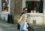 Maastricht 27 april 2022
Koningsdag wordt dit jaar in Maastricht gevierd . Aanwezig Koning Willem Alexander Koningin Maxima Prinses Amalia Prinses Alexia Prinses Ariane Prins Constantijn Prinses Laurentien Prins Maurits Prinses Marilene Prins Bernhard Prinses Annette Prins Floris Prinses Aimee Prins Pieter Christiaan en Prinses Annette. Steven jansen met de vrouyw van zijn compagnon en Dione Stax lopen over de route