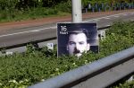 Amsterdam 20 april 2022
Abri Thierry Baudet waar mensen een snorretje op gespoten hebben met verfbus