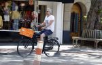 Amsterdam 11 mei 2022
Victor reinier op de fiets in Amsterdam zuid