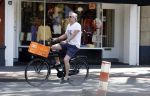 Amsterdam 11 mei 2022
Victor reinier op de fiets in Amsterdam zuid