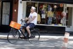 Amsterdam 11 mei 2022
Victor reinier op de fiets in Amsterdam zuid