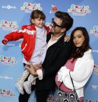 Amsterdam 1 mei 2022
Premiere 2 kleine kleutertjes bedacht door Jan Smit .
Waylon kwam met zijn zwangere vriendin Bibi Breijman en hun dochter