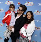 Amsterdam 1 mei 2022
Premiere 2 kleine kleutertjes bedacht door Jan Smit .
Waylon kwam met zijn zwangere vriendin Bibi Breijman en hun dochter