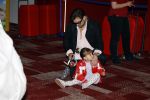 Amsterdam 1 mei 2022
Premiere 2 kleine kleutertjes bedacht door Jan Smit .
Waylon kwam met zijn zwangere vriendin Bibi Breijman en hun dochter