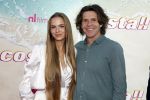 Amsterdam 20 april 2022
Premiere Costa in Tuschinski. Castleden oa , Katja Schuurman Abbey Hoes Soy Kroon Stephanie v Eer Oscar Aerts Sinan Eroglu Roeland Fernhout Tina de Bruin en Lisa Zweerman . De regisseur is Jon Karhaus en Diederik Jekel heeft het script geschreven. Wouter Nicolaas kwam met zijn dochter