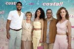 Amsterdam 20 april 2022
Premiere Costa in Tuschinski. Castleden oa , Katja Schuurman Abbey Hoes Soy Kroon Stephanie v Eer Oscar Aerts Sinan Eroglu Roeland Fernhout Tina de Bruin en Lisa Zweerman . De regisseur is Jon Karhaus en Diederik Jekel heeft het script geschreven. Zoey Ivory kwam met haar vriend zus en ouders