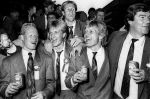 Haarlem, Eindhoven, 23 Mei 1987
Haarlem-PSV 0-3
Landskampioen 1986-1987
Optocht en Gemeentehuis
Anton Janssen Ton v Schijndel Ronald Koeman Wim Kieft Hans v Breukelen Soren Lerbij en Kees Ploegsma