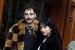 Amsterdam 20 april 2023
Christina Curry en haar vriend Kevin Curifex bij feestje van blad de Linda in een cafe in het centrum van Amsterdam waar een bier gepresenteerd wordt.