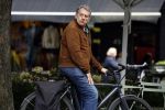 Amsterdam 12 mei 2023
Dick Maas en zijn vrouw Esme Lammers doen terrasje in Amsterdam zuid.