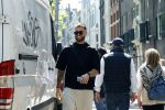 Amsterdam 13 mei 2023
Donny Roelvink met zijn nieuwe vriendin in het centrum van Amsterdam.