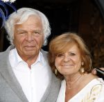 Noorden  30 april 2023
Gerard Joling viert zijn 63e verjaardag.
Eddy de Kroes en zijn vrouw Erna