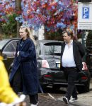 Amsterdam 5 mei 2023
Frank Evenblij met zijn vriendin aan het winkelen in Amsterdam zuid