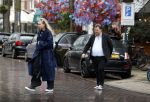 Amsterdam 5 mei 2023
Frank Evenblij met zijn vriendin aan het winkelen in Amsterdam zuid