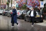 Amsterdam 5 mei 2023
Frank Evenblij met zijn vriendin aan het winkelen in Amsterdam zuid