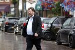 Amsterdam 5 mei 2023
Frank Evenblij met zijn vriendin aan het winkelen in Amsterdam zuid