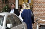 Amsterdam 5 mei 2023
Frank Evenblij met zijn vriendin aan het winkelen in Amsterdam zuid